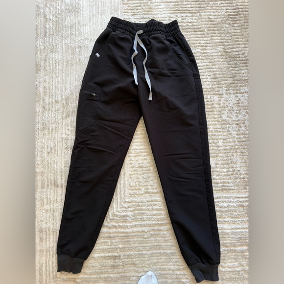 Figs Black Scrub Top and pants - Picture 3 of 3